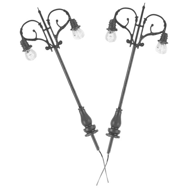 2pcs miniatures lampadaires à double tête lampes de jardin de la cour de
