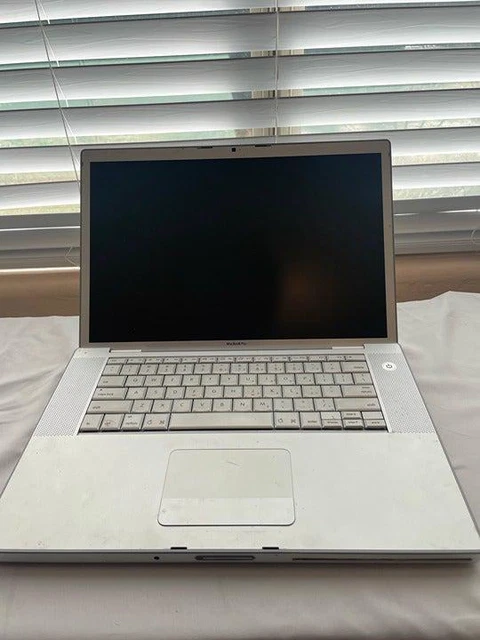 Apple Macbook Pro A1150 15” 2006 Laptop - AS IS