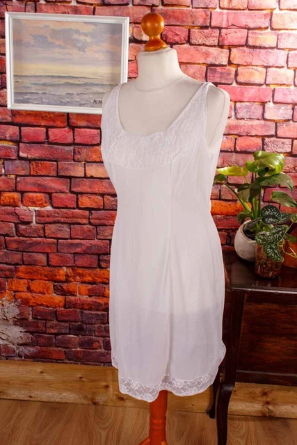 Fond de robe/ combinaison nylon dentelle blanc cassé 48 - Vêtements