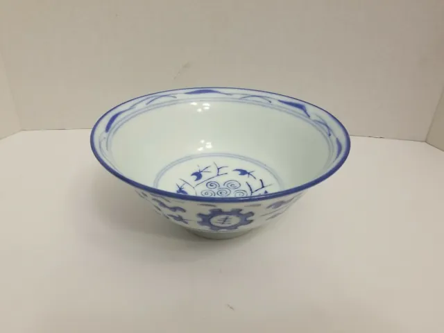 Chinese Old Porcelain Crackle Glaze Blue and White Flower Design Bowl