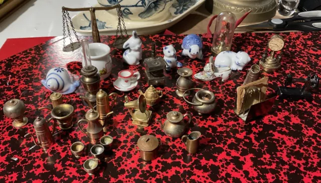 Lot D’objets De Vitrine, Miniatures