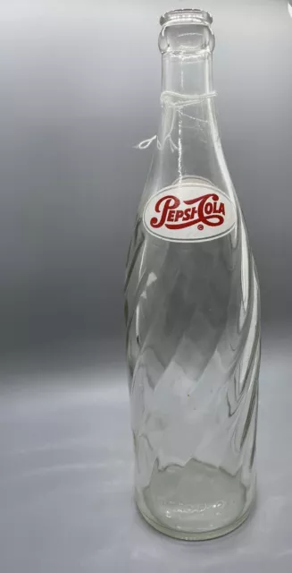 Pepsi Cola Vintage Soda Bottle 1 pint 10 oz. Swirl 1960's