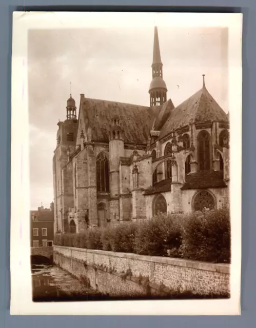 France, Eglise de Nogent le Roi (Eure et Loir) Vintage silver print.  Tirage a