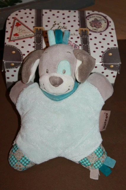 Doudou Nattou Chien Cyril Semi Plat Bleu Gris Grelot Neuf