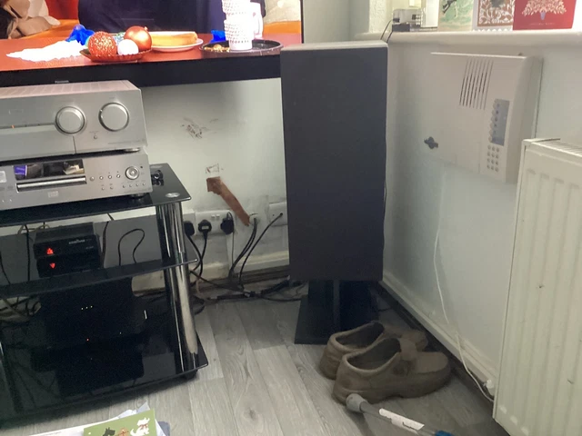 Sony hifi system with mission freedom speakers