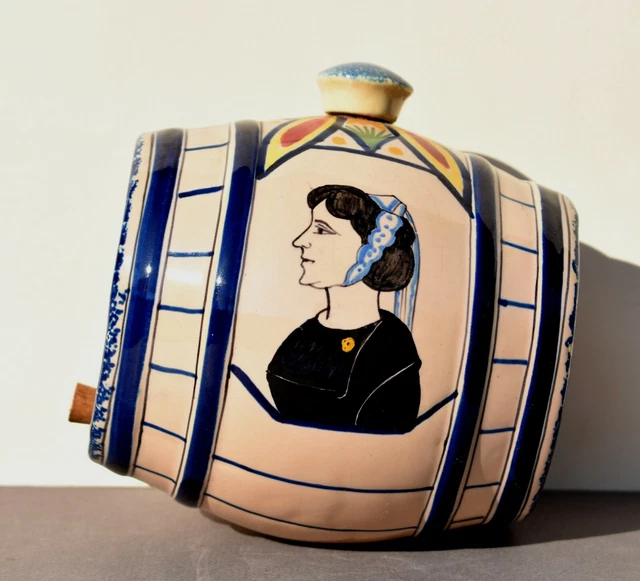 Tonneau en faïence Henriot Quimper décor breton et bretonne