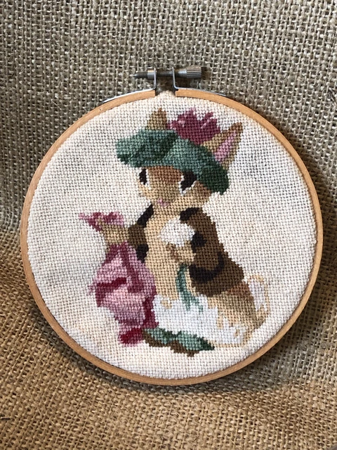 Aguja Peter Rabbit en aro, pieza querida