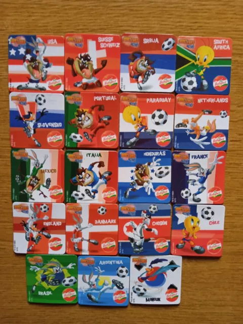 CALAMITE SQUADRE MONDIALI SUD AFRICA 2010 LOONEY TUNES ACTIVE BABYBEL  a scelta