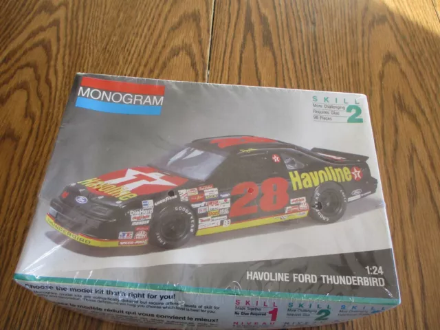 Monogram 1:24 NASCAR Model Kit Davey Allison #28 Havoline Ford Thunderbird 2430