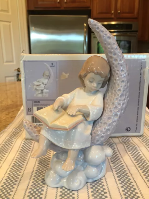 Lladro 6840 Dreaming Of The Stars w/ Original Box - Brand New Condition