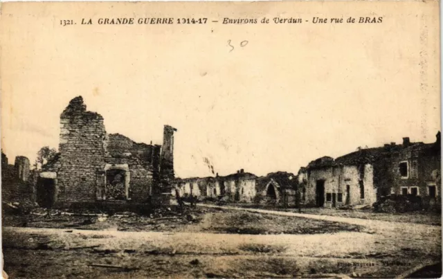 CPA Verdun-Une rue de Bras (232058)