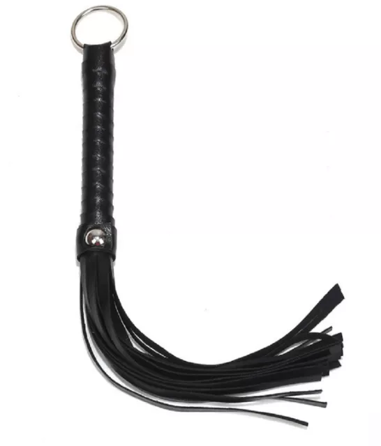 Accessoires sexy domination SM , fouet  martinet avec lanières de cuir noir