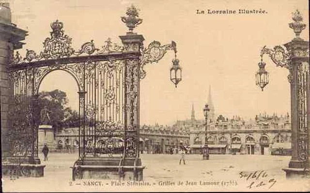 54 -  cpa - NANCY - Place Stanislas