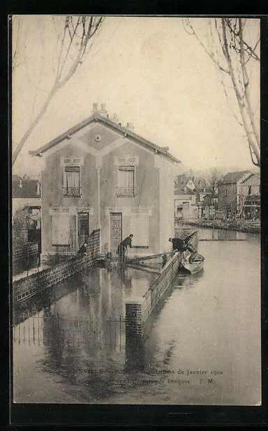 CPA Joinville-le-Pont, Inondations 1910, Ravitallement des habitants par barque