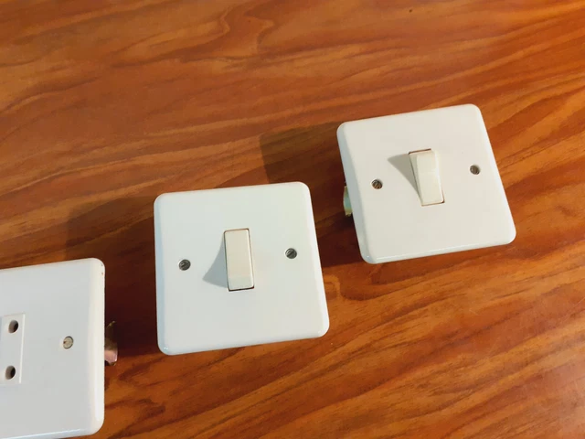 Lot De 5 Interrupteurs Va-et-vient Legrand Neptune - Occasion En Bon état