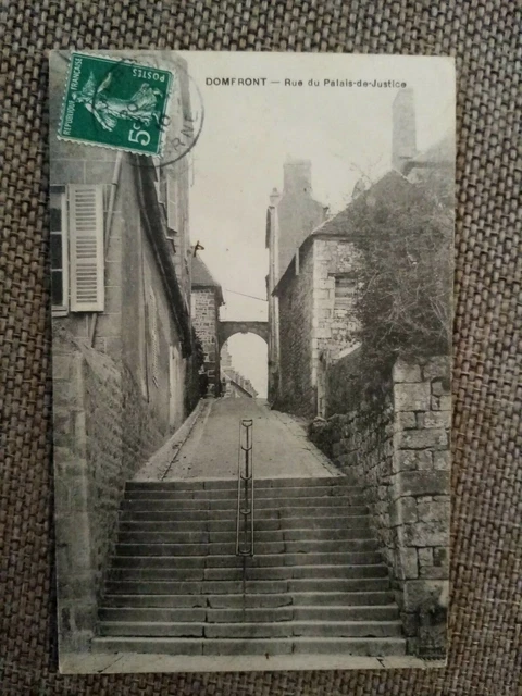 Cpa Domfront Rue Du Palais De Justice