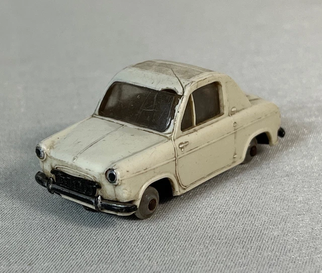 Miniature Vespa 400 échelle 1/43 Par Norev – Modèle Collector