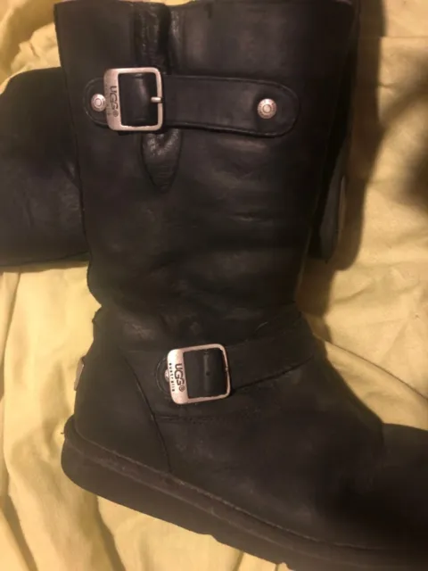 UGG Kensington Sz. 6  Womens Blk. Leather Shearling boots  - Good Cond.