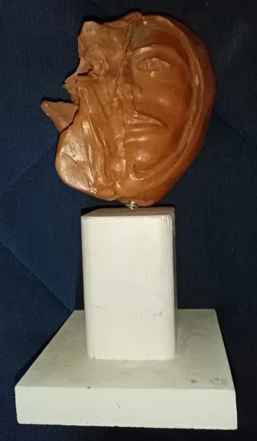 Poterie Sur Socle – Visage Abstrait Deux Faces – Hauteur 33,8 Cm – Fait Main
