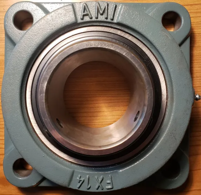 NOS AMI BEARINGS UCF215-47 BEARING 4 Bolt Flange