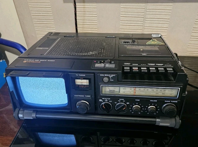 HITACHI PORTABLE TRIMODE Portable Combination TV Radio Tape