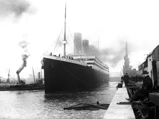 V2328 RMS Titanic Port Retro 1912 Original Vintage Photo Decor WALL POSTER PRINT