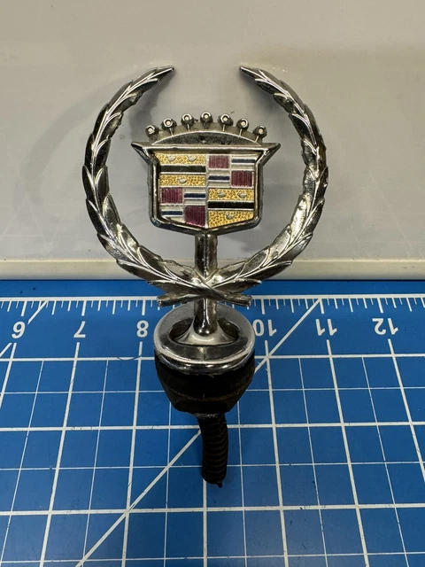 VINTAGE CADILLAC WREATH CREST HOOD ORNAMENTGOLD TONE 海外 即決-
