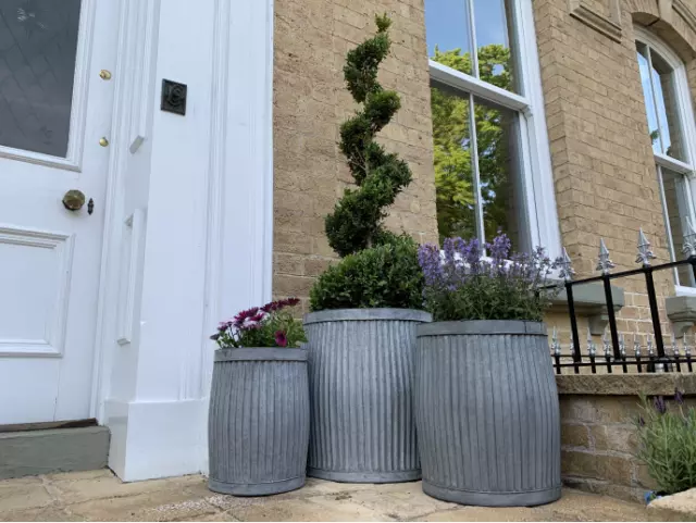 Set Of 3 Galvanised Tub Planters Large Metal Round Ribbed Dolly Garden Drum Pots