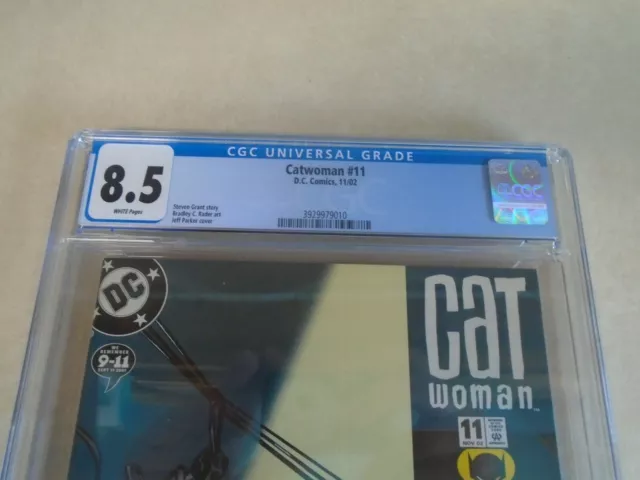 Catwoman Issue #11 Comic. Jeff Parker Cover. CGC Graded 8.5. DC Comics 2002 2