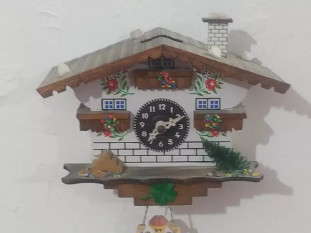 German Black Forest swing cuckoo clock with Quartz movement and cuckoo 2