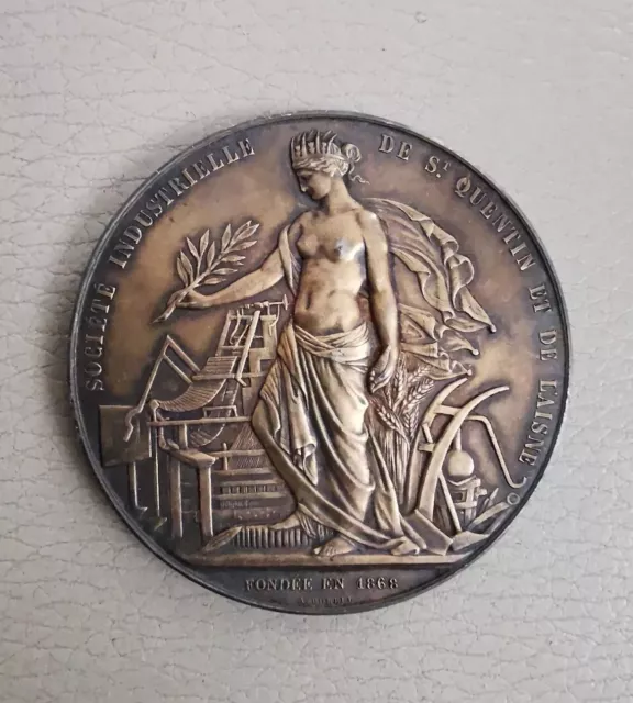Médaille du travail en argent de A. Borrel 1934 diamètre : 56 mm poids : 95 gr