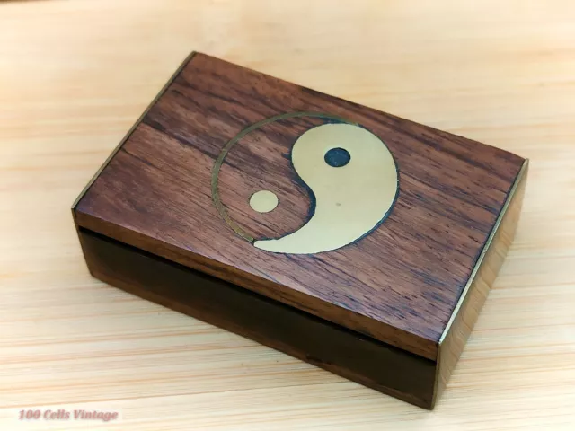 Yin and Yang Wood and Brass (6cm)- Vintage Trinket/Pill/snuff Box-cpi