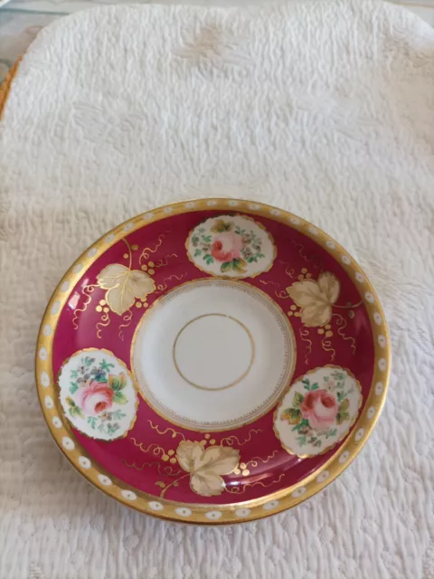 soucoupe porcelaine de Paris  XIXeme cartouches de roses peintes 15cm