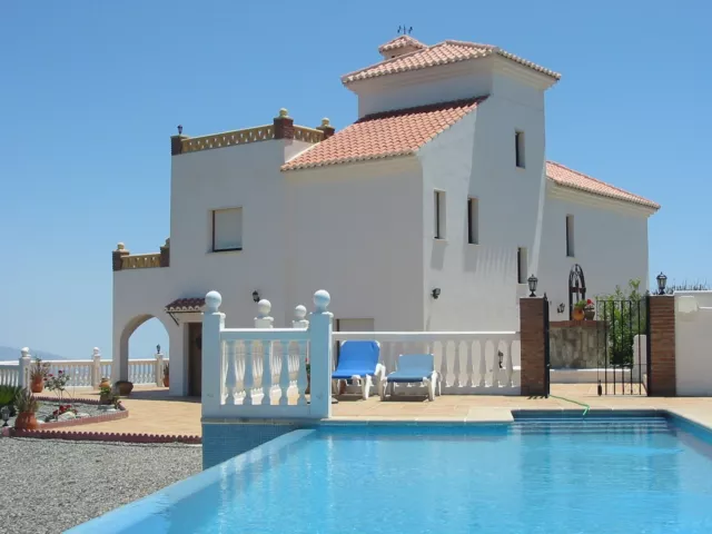 Stunning Villa with pool Spain, October 1 night