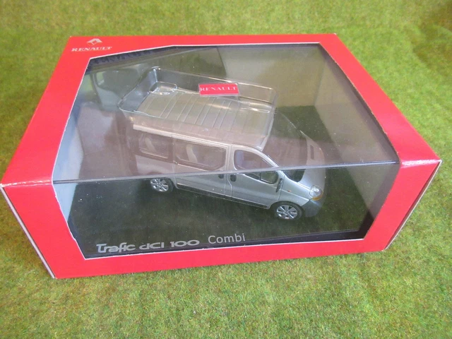 Renault Trafic dCi 100 Renault Rent 1/43 Norev avec boite Renault Trafic dCi 100 Renault Rent 1/43 Norev avec boite