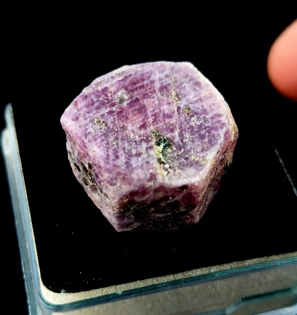 Pietra preziosa grezza sciolta grezza di rubino rosso naturale non...