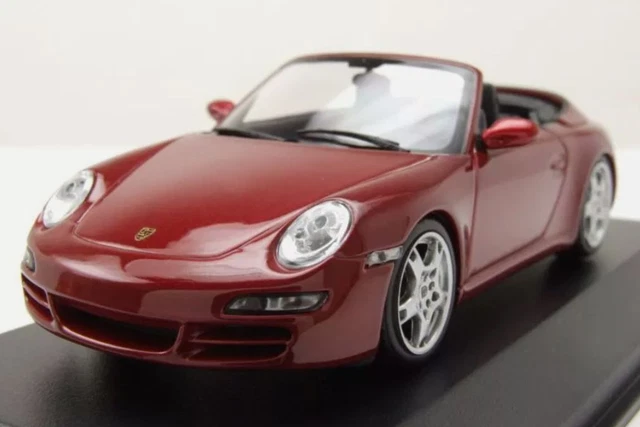 MAXICHAMPS - Voiture cabriolet de 1992 couleur rouge métallisé