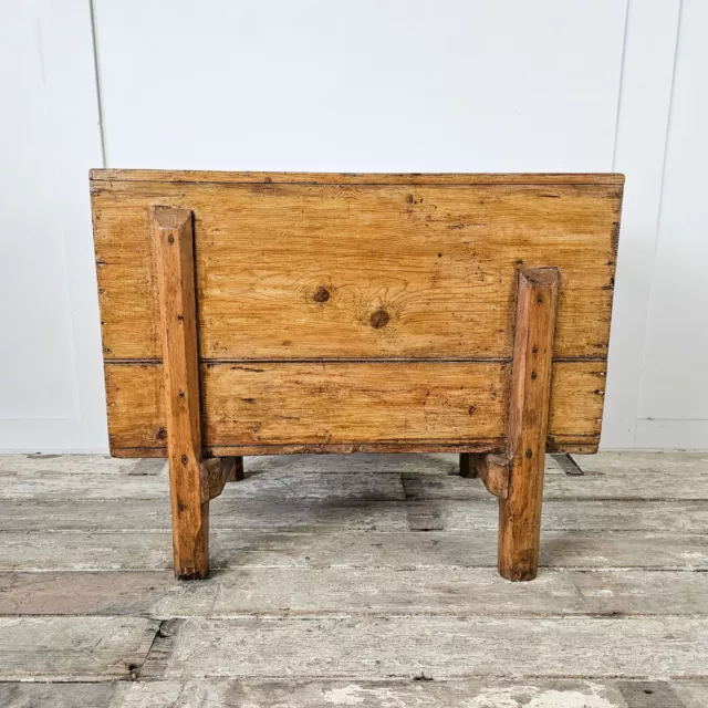 Antique Pine Dough Bin, 19th Century Rustic Farmhouse 3