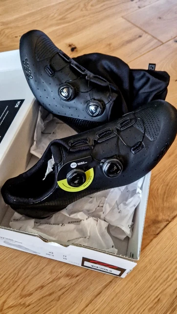 Bontrager XXX Carbon Road Shoes. Excellent condition with Box & Bag