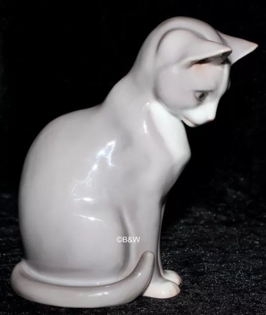 Bing&Grondahl / Royal Copenhagen Figur #1876  "Cat Sitting" Top 1. Wahl