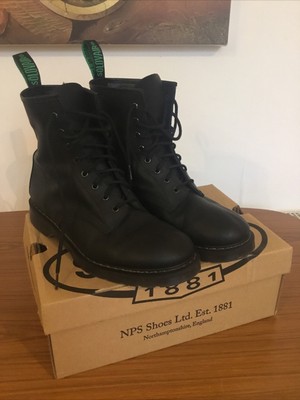solovair black greasy 8