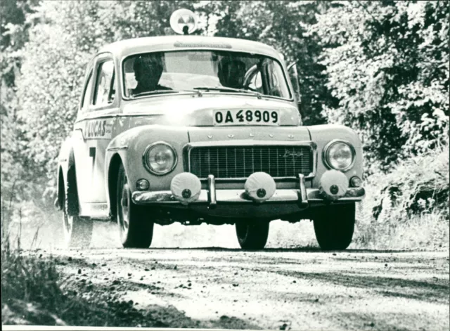 Volvo PV 445 - Vintage Photograph 3195373