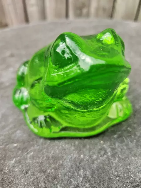 Green Frog Figurine Art UV Glass Key Lime Shines Paperweight 4" T x 3" W Rare