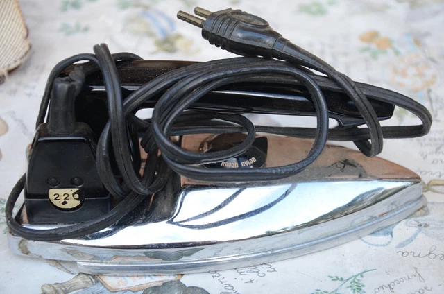 Fer à Repasser De Voyage Calor Baby-Matic N11.04 - 300W - 120/220V - Occasion