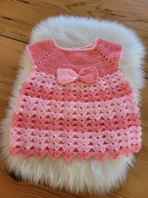 Petite Robe Laine Rose Tricot Fait Main Nœud Fille Poupée