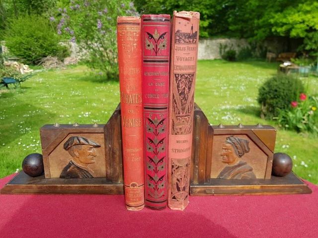 Anciens Serre-Livres en Bois Sculpté - Style Breton