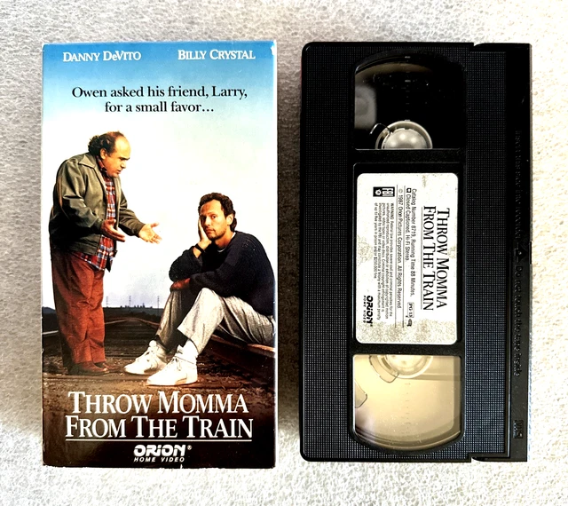 THROW MOMMA FROM the Train VHS 1988 Comedy Starring Danny DeVito ...