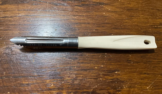 Vtg EKCO USA Potato Peeler Corer Stainless Blade Vegetable Almond Handle Zig Zag