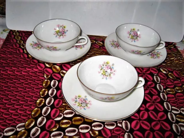 3 tasses café/thé avec soucoupes porcelaine décor fins bouquets et filet doré,