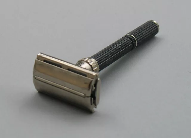 Gillette Mens Adjustable Safety Razor Black Long Handle Y4 Vintage